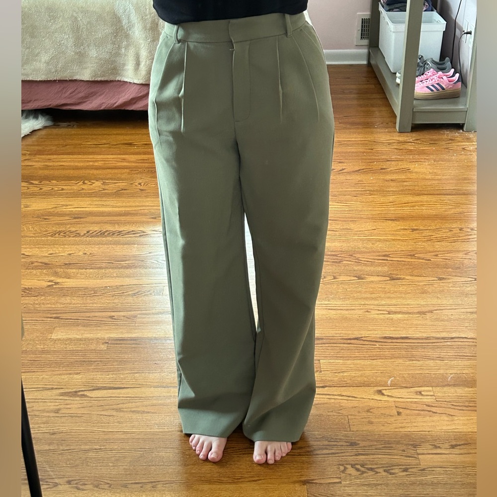 Stylish Olive Green Wide-Leg Pants